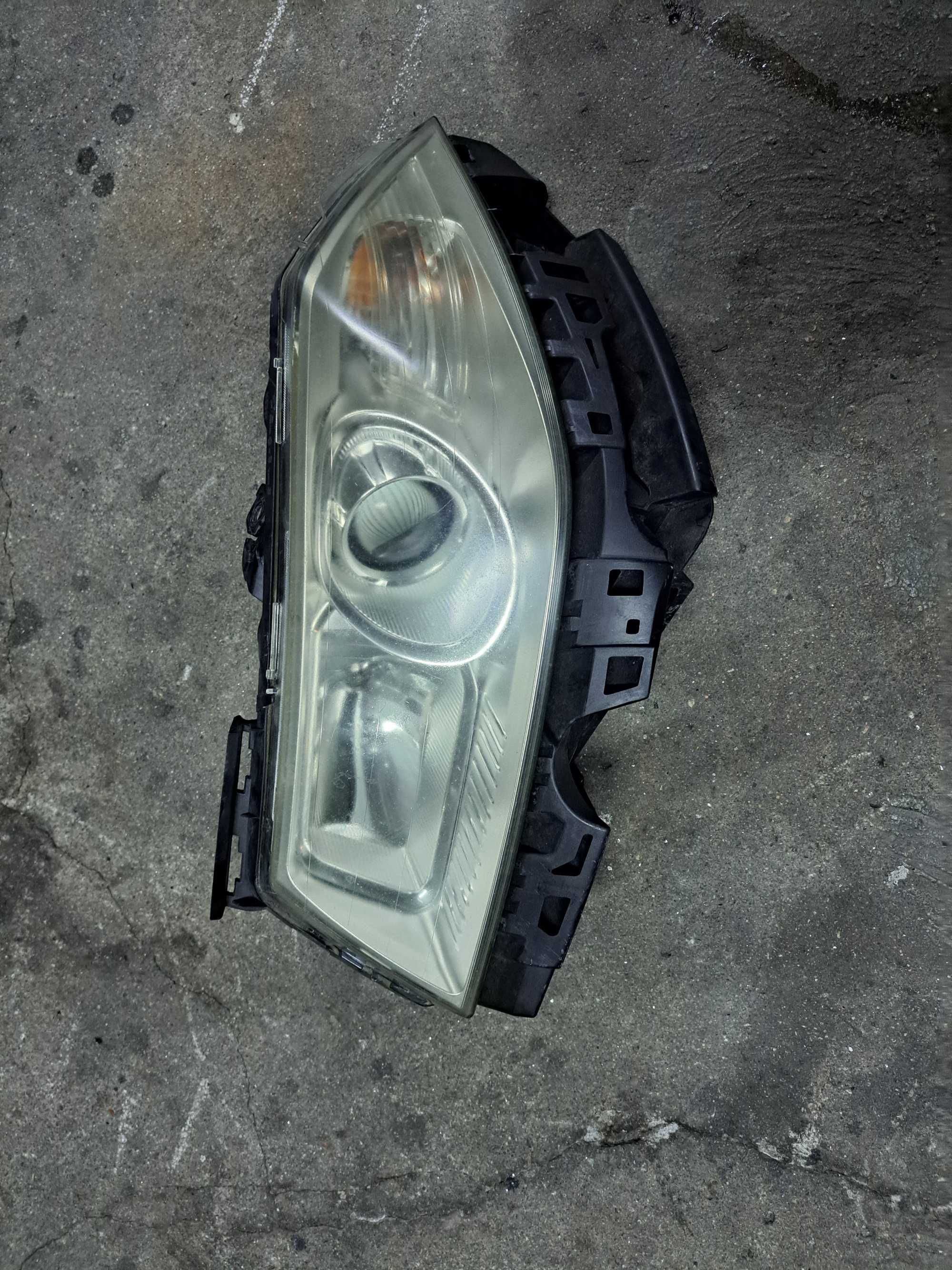Farol esquerdo megane 2. 2007