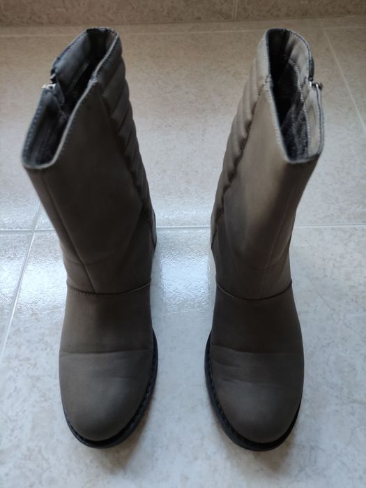 Botins Cinzentos como novos