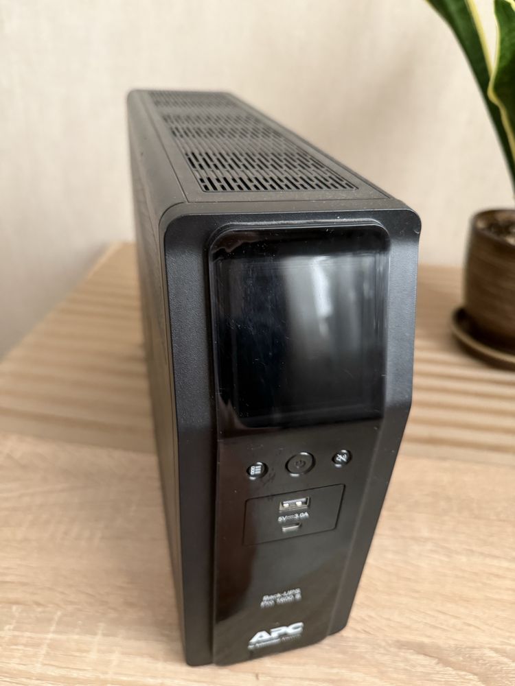 Джерело безперебійного живлення APC Back UPS Pro 1600s