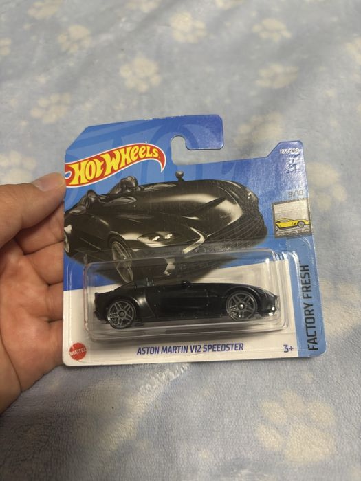 hot wheels aston martin v12 speedster – factory fresh