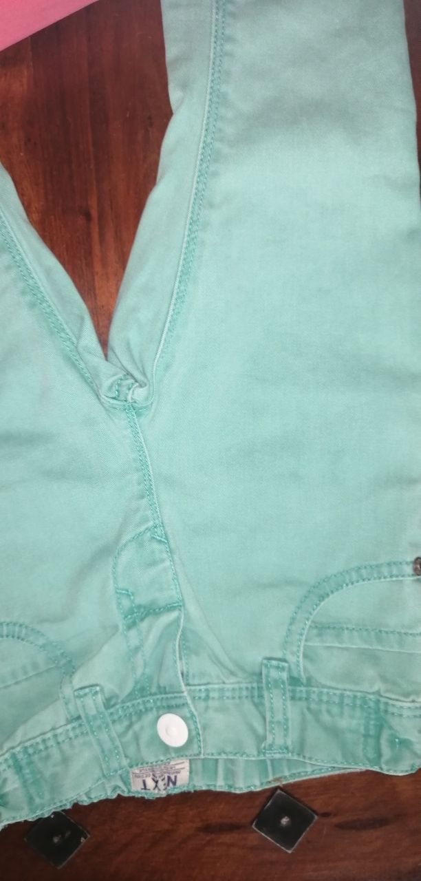Spodnie dla dziewczynki w rozmiarze 98 - 104