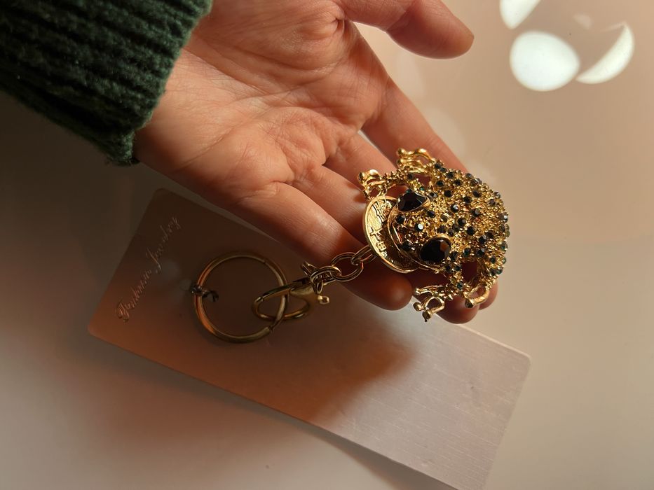 Новий брелок з жабкою