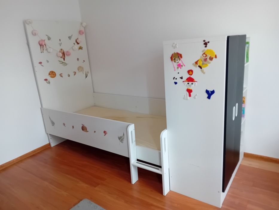 Łóżko dziecięce z szafą. Ikea.