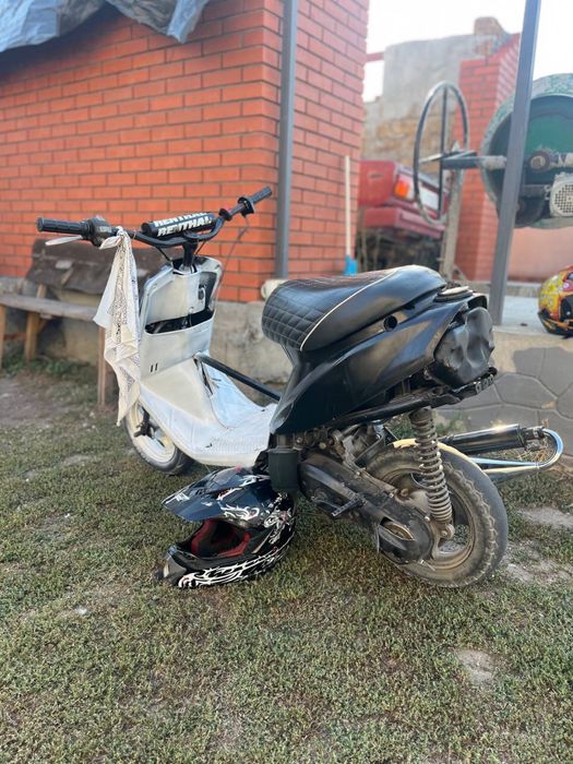 Yamaha jog aristic stunt