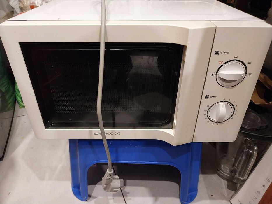 Sprzedam kuchenke mikrofalową daewoo