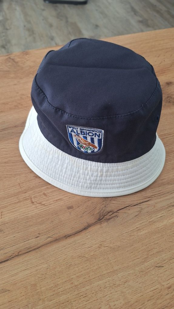 kapelusz West Bromwich Albion typu Bucket Hat, Premier League  New Era