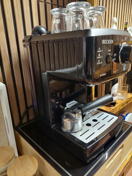 Maquina café + moinho Becken