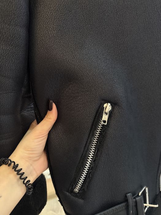 Продам стильну чорну дублянку