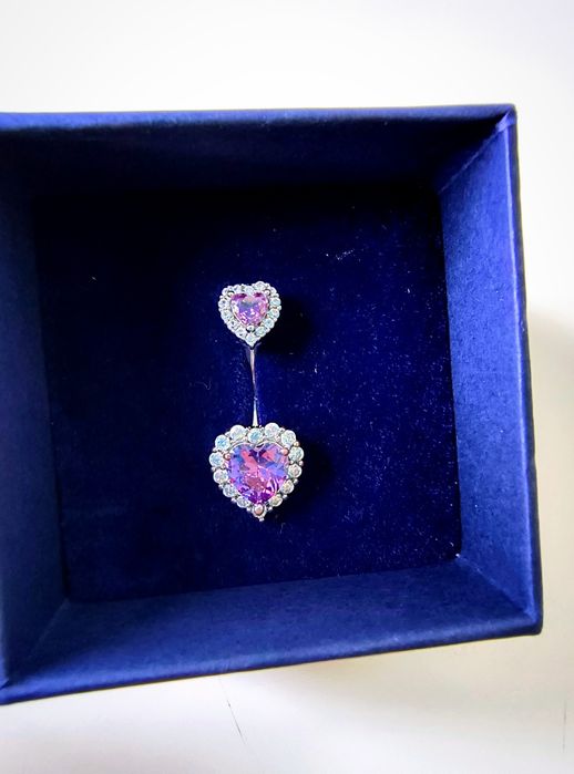 Пирсинг в пупок, сережка в пуп