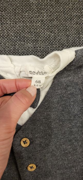 Body Newbie z kamizelką i muszką 68