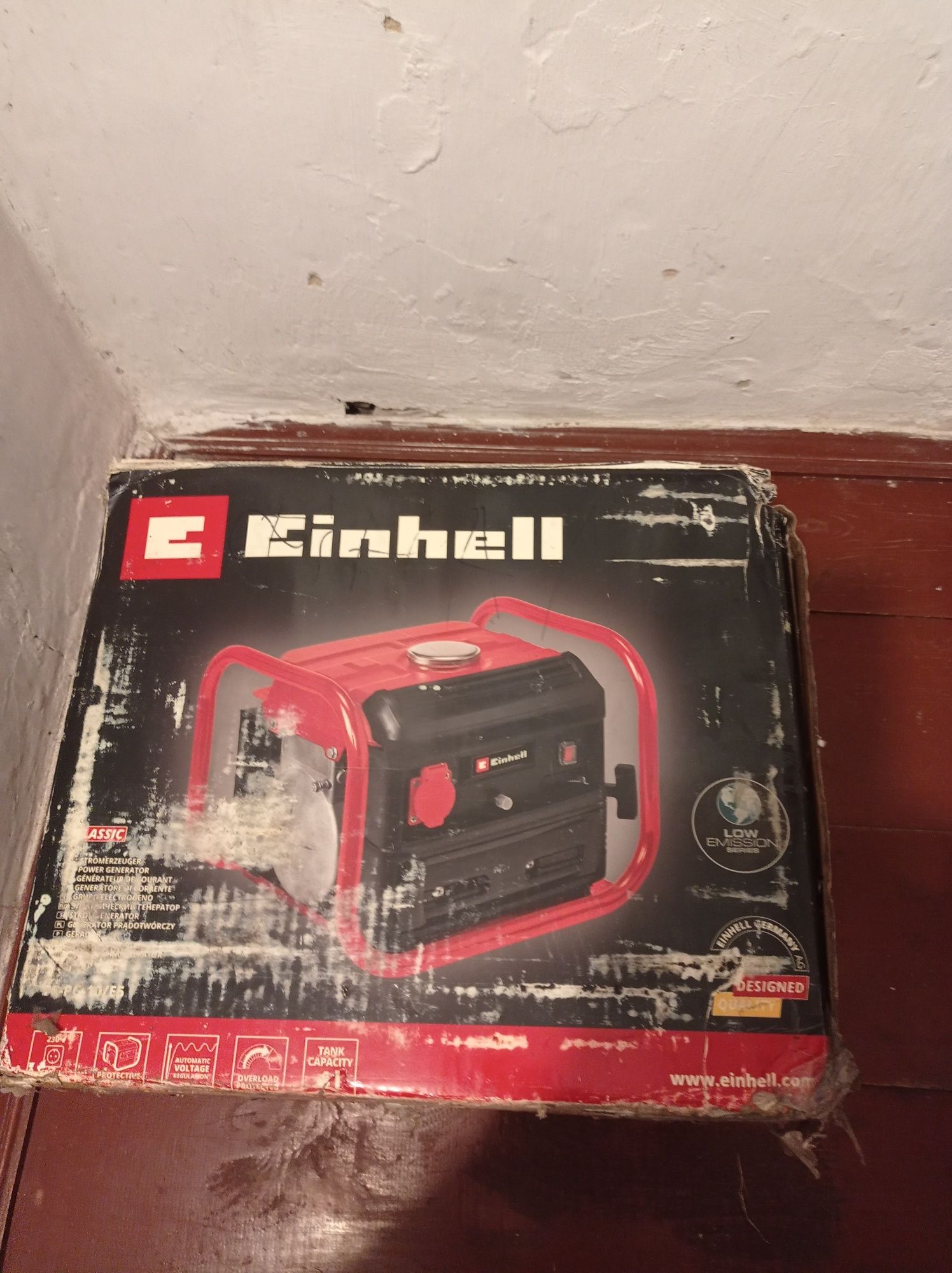 Продам генератор 2тактний 700W