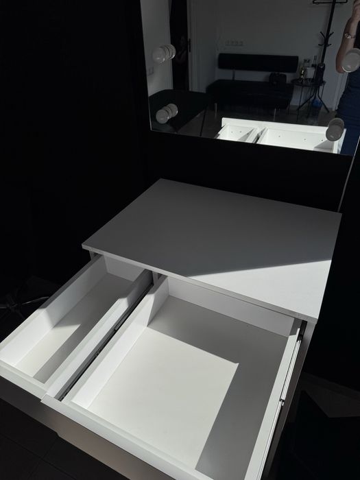 Оренда Стіл бровіста візажиста бьюті майстера кушетка лашмейкера