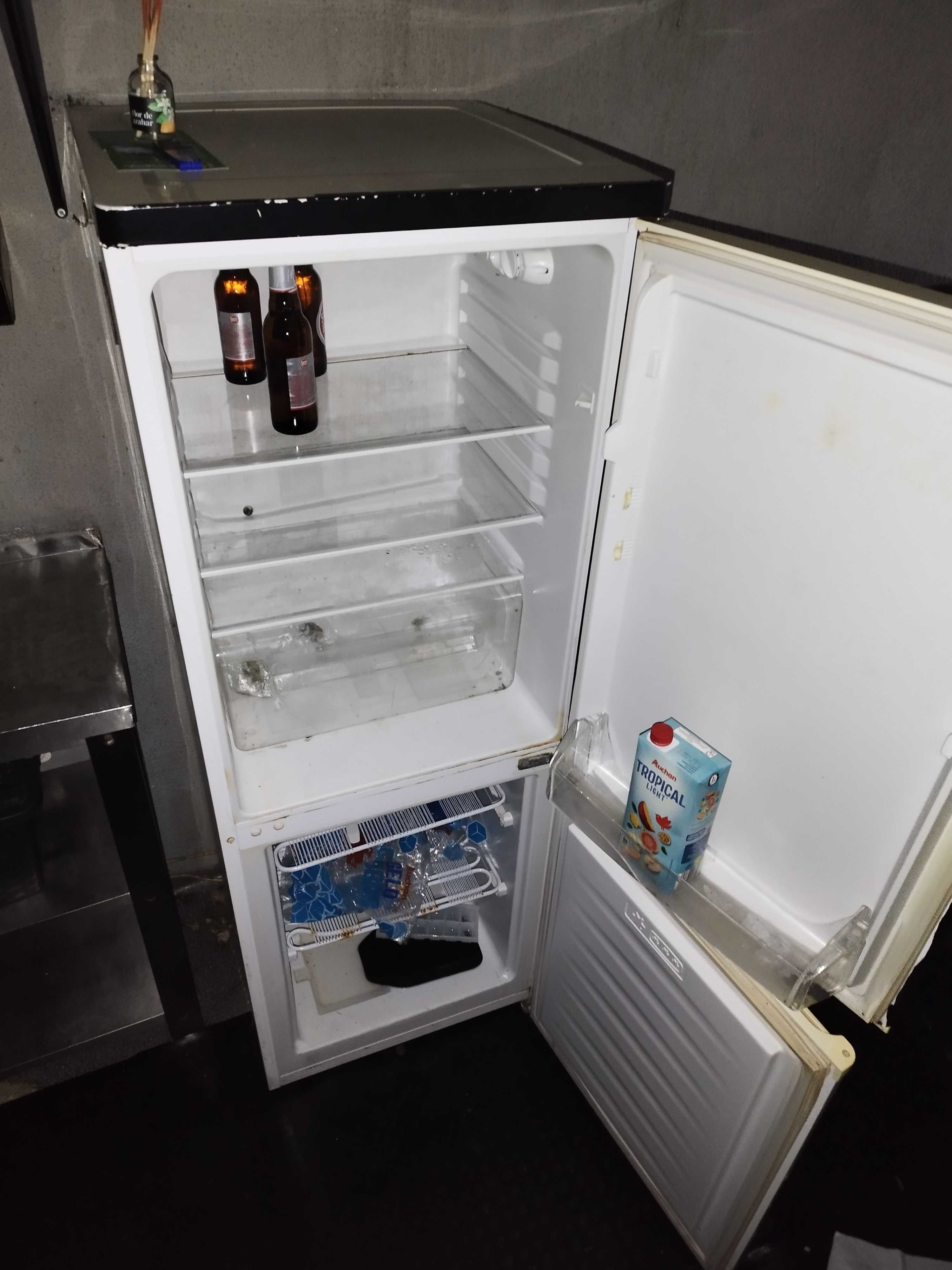Frigorífico usado interessados ligar