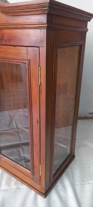 Oratorio Antigo em Madeira Cerejeira