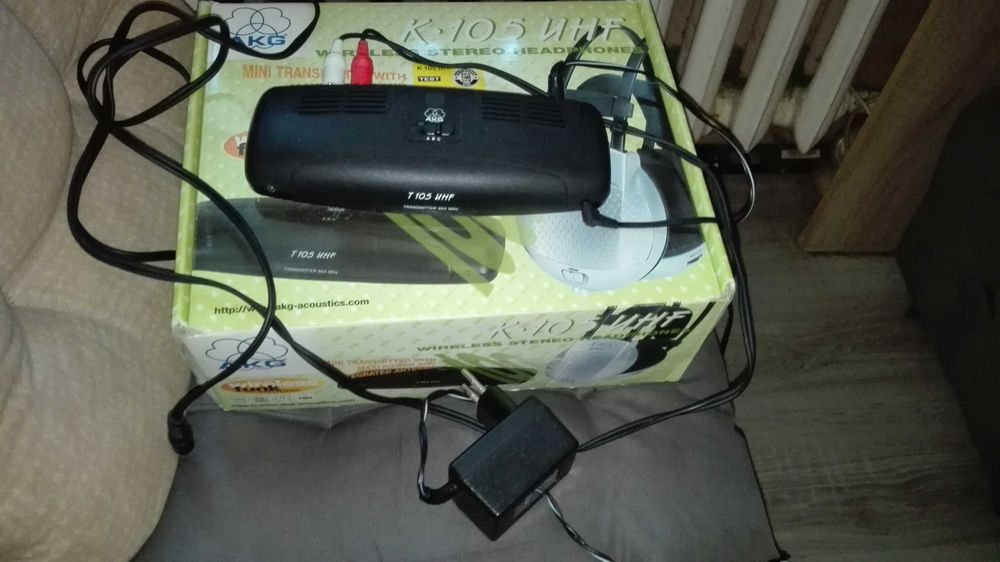 AKG  105 UHF słuchawki