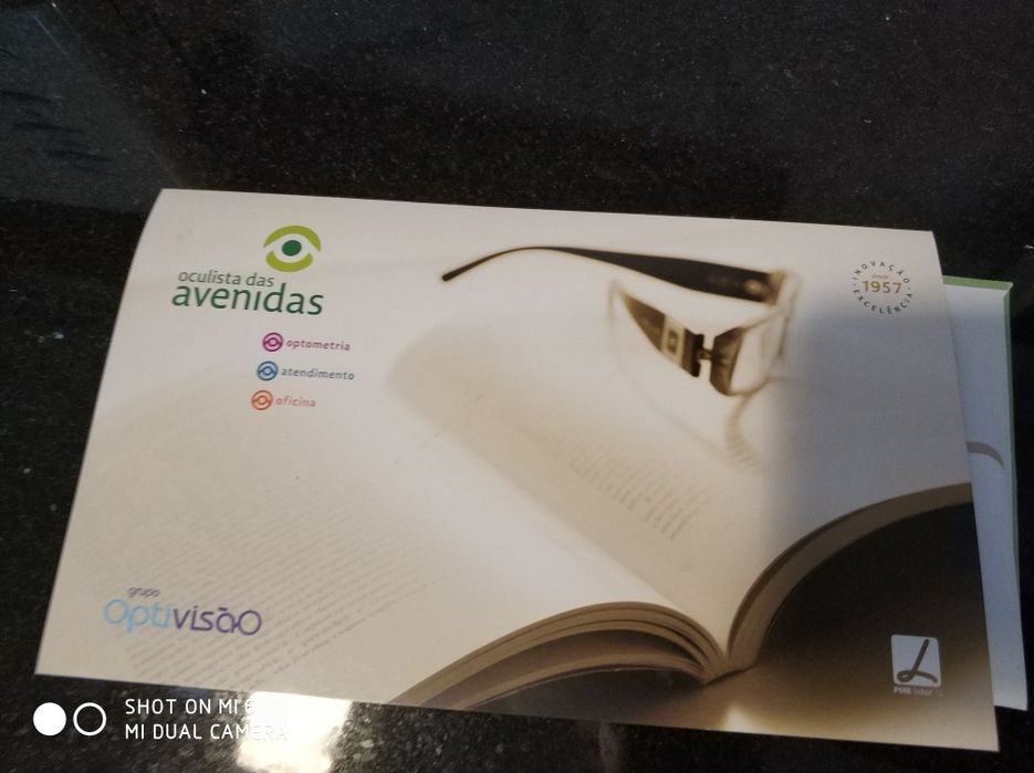 Óculos com lentes com graduação de 0,5. novos