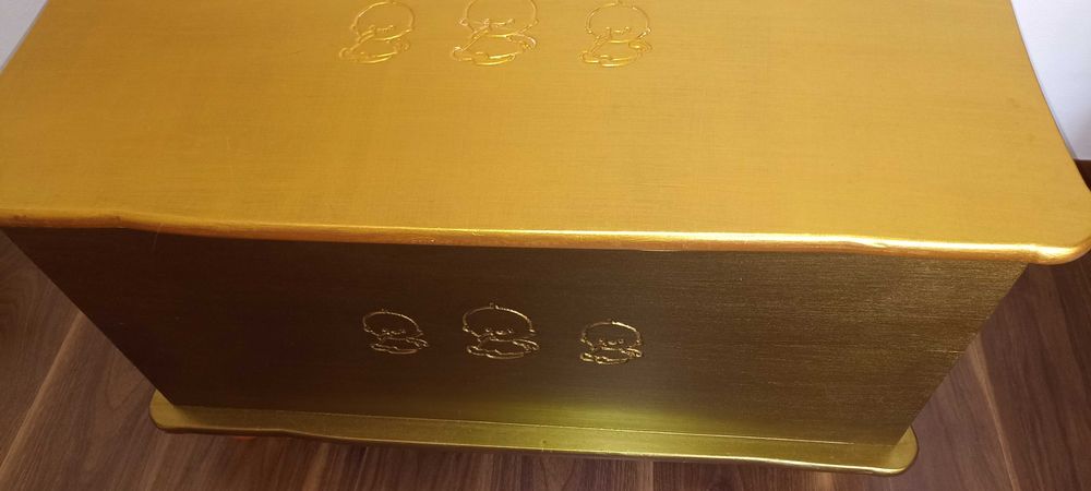 Baú de criança em madeira maciça