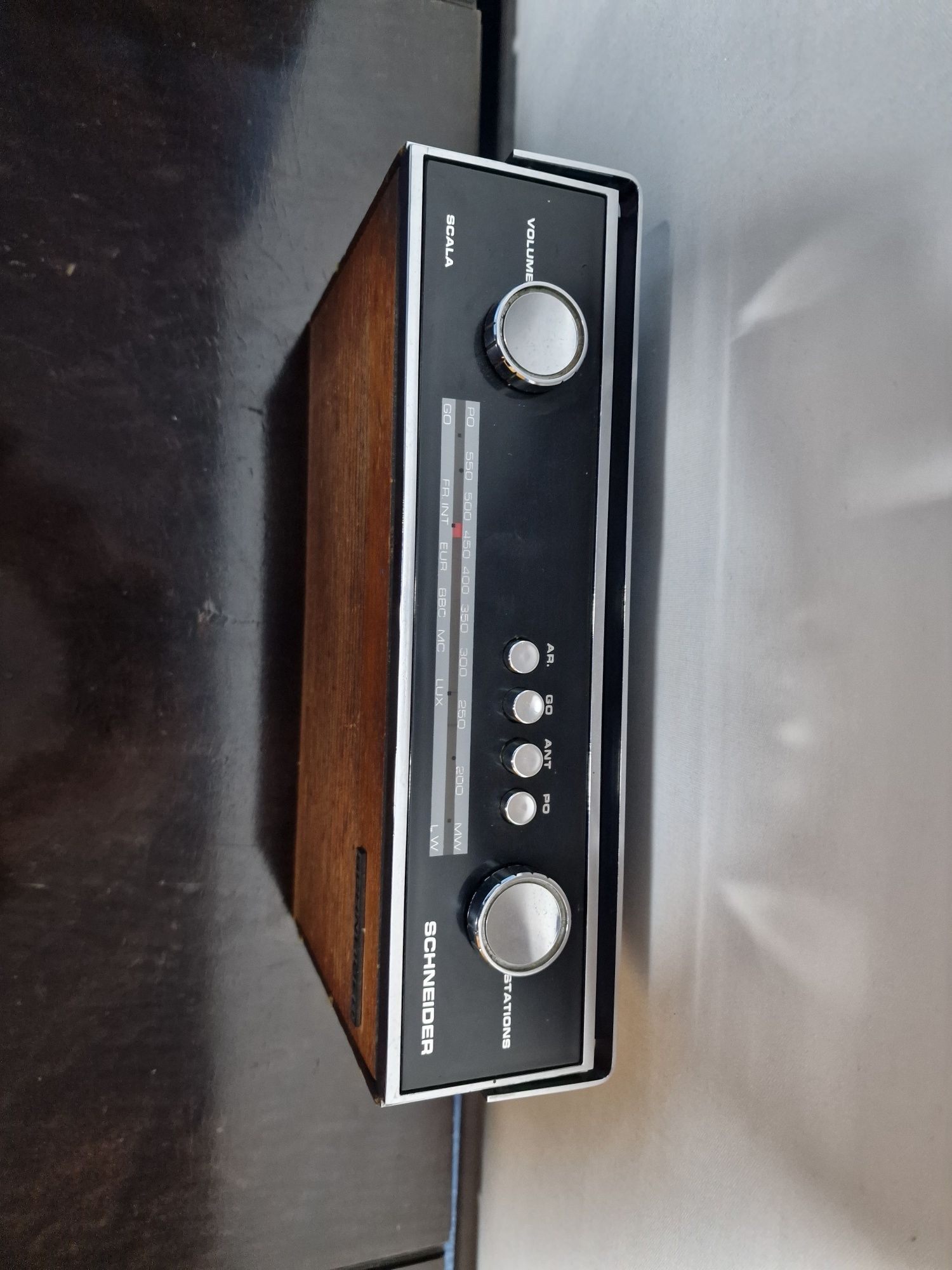 Rádio antigo reparado Schneider