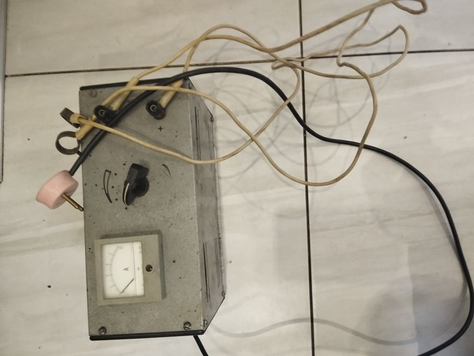 Зарядний пристрій 12 вольт