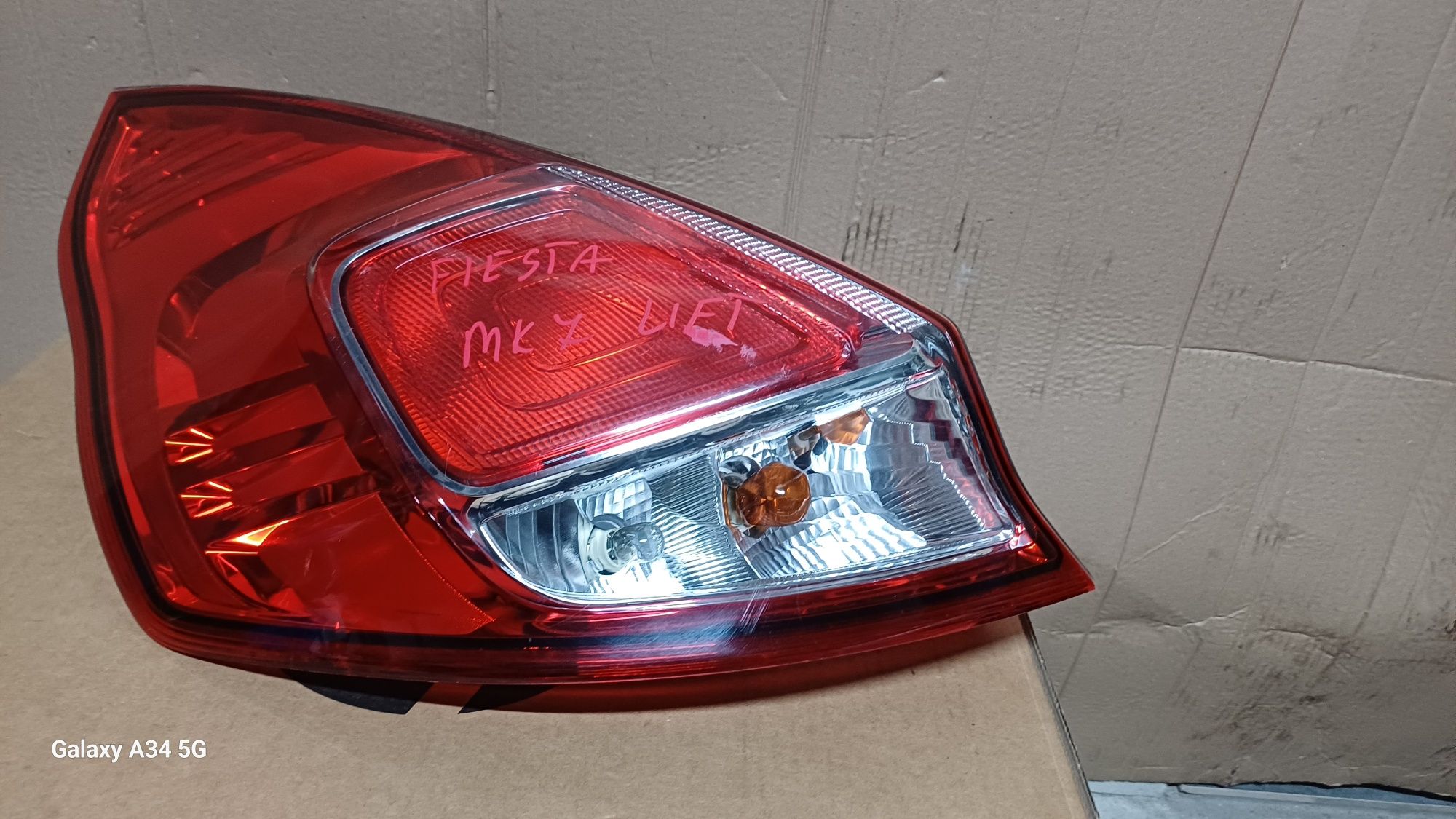 Lampa tylnia lewa ford Fiesta mk7 lift