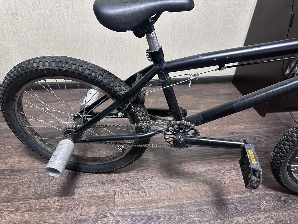 Велосипед трюковий 20 Avanti Wizard BMX, чорний з пегами