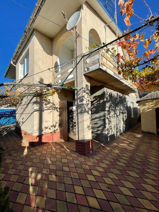 Продам двоповерховий будинок у Хаджибейському районі !вул.Боровського