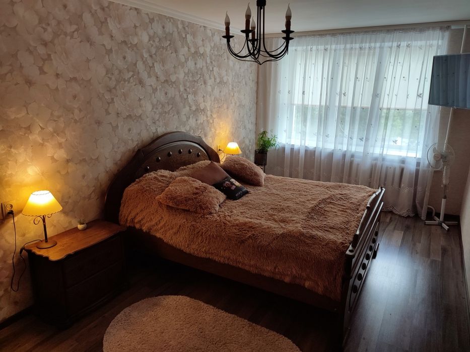 Квартира 2 кімнатна   подобово погодинно