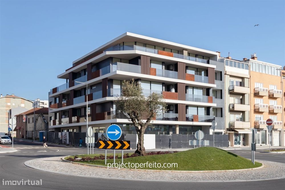 Penthouse T4 Nova com vistas fabulosas de Mar no coração de Espinho!