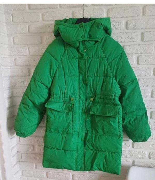 Зимняя куртка , пуховик