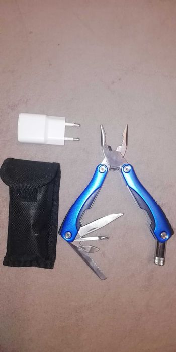 Мультинструмент в футляре