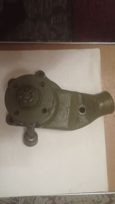 Водяна помпа на Ч-4.Ч-2. Газ-52