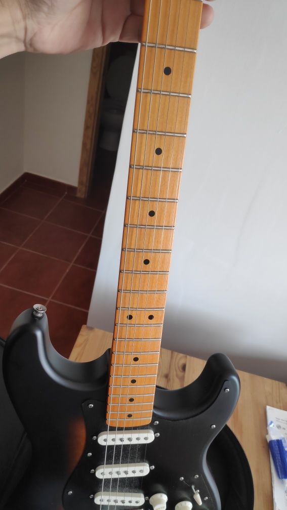 Squier 40th Anniversary sunburst