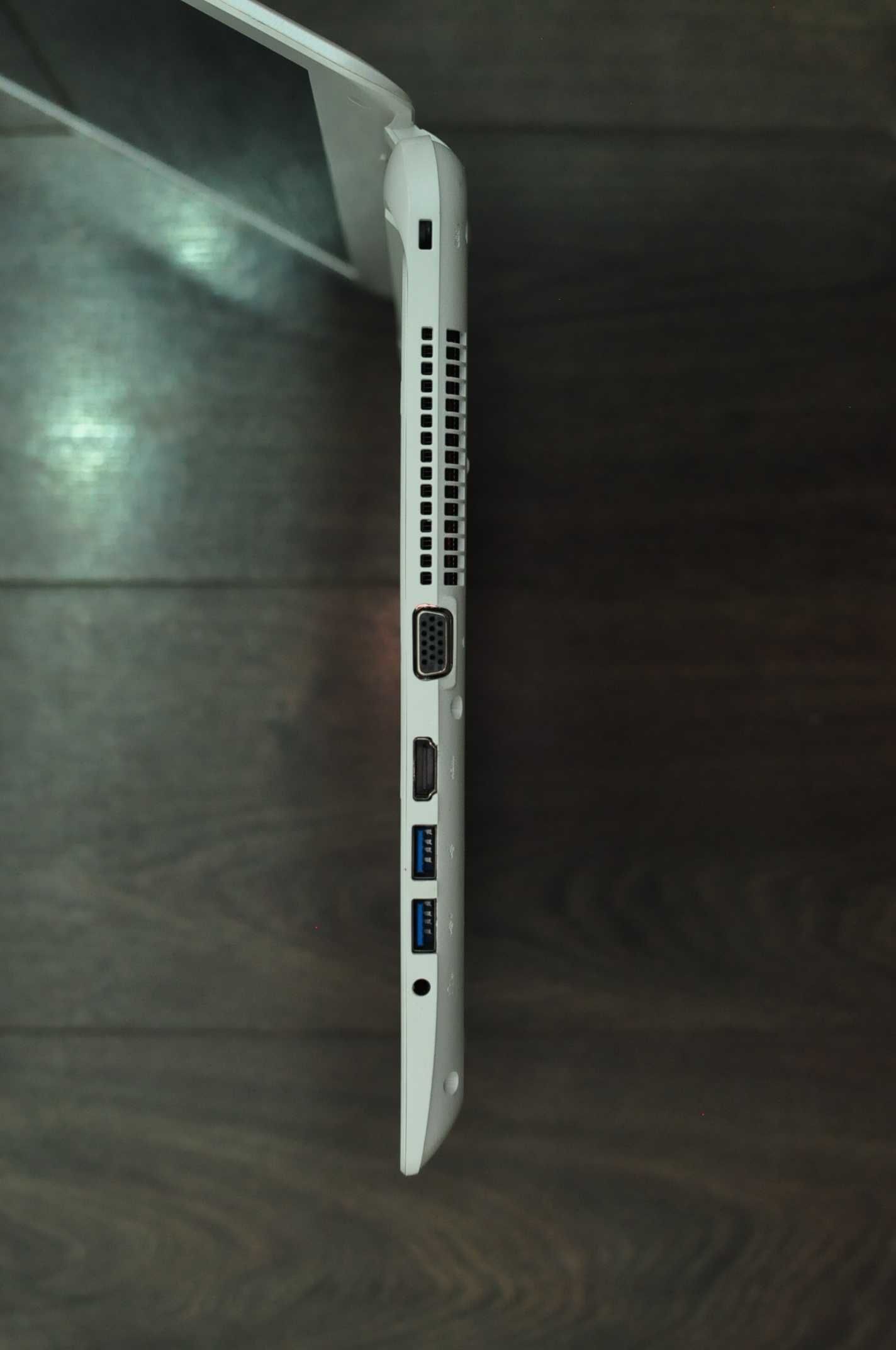 Игровой ноутбук Toshiba l50 (AMD A6 /4Gb/SSD/video 2Gb)