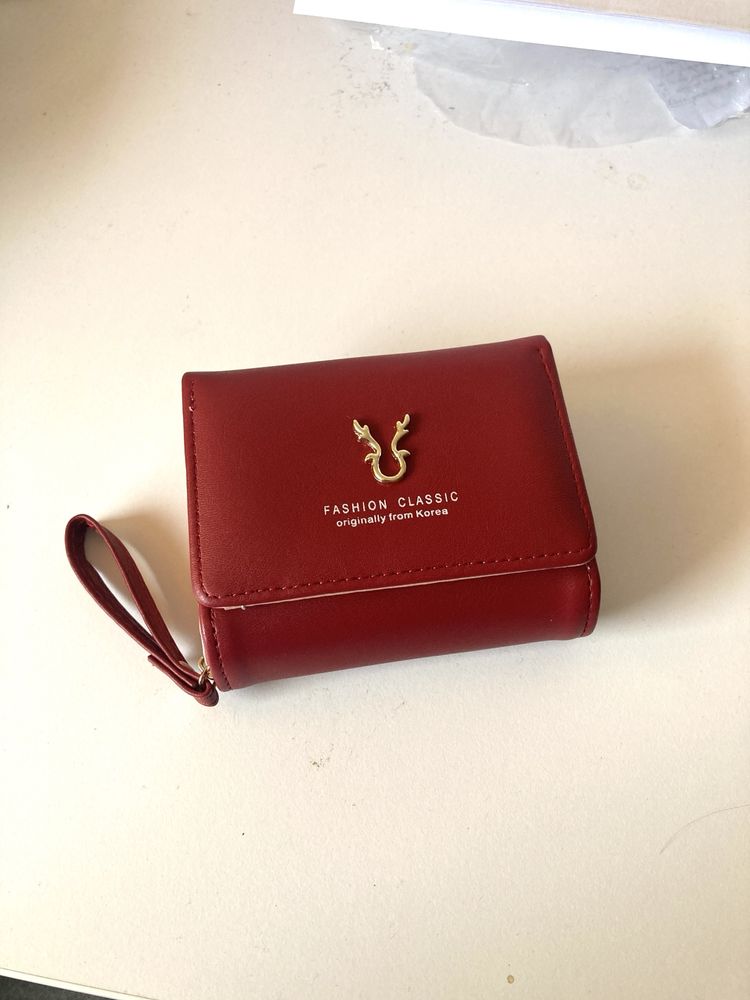 Nowy burgundowy/czerwony portfel