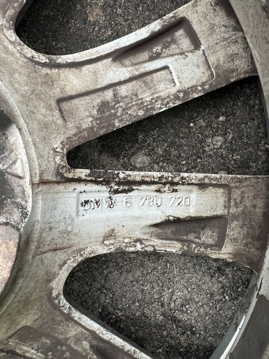 Диски 17 bmw оригинал не крашеные.