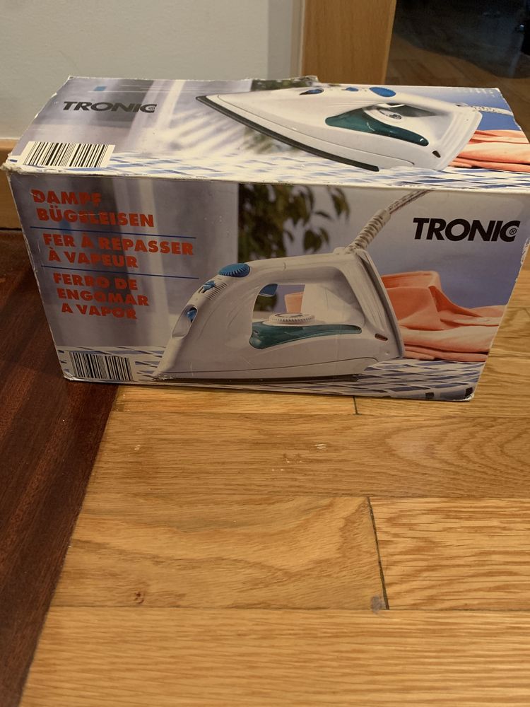 Ferro de engomar a vapor Tronic