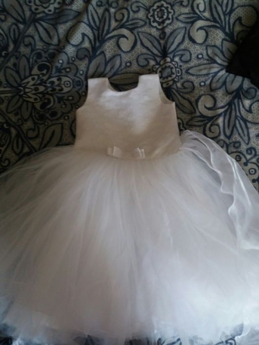 Праздничное.нарядное.Платье для девочки очень красивое