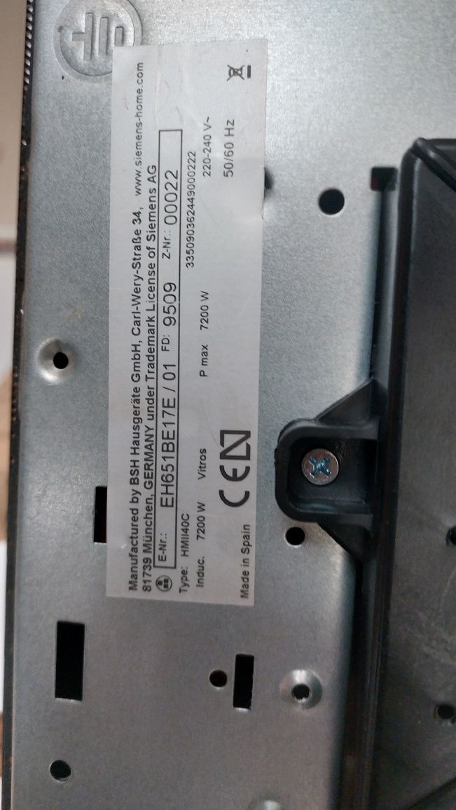 Placa de indução siemens (vidro partido mas a funcionar)