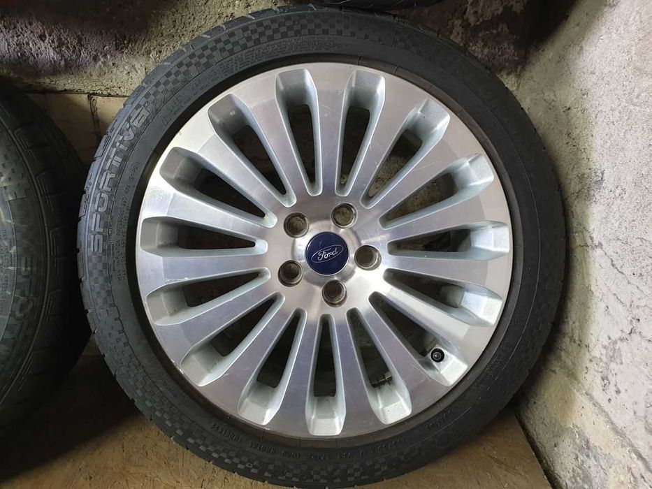 Felgi aluminiowe Ford R17 5x108 7JX17H2 ET 50 centr 63,3mm