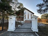 Продажа дома с Бассейном, С ремонтом в с. Козин, Обуховский район