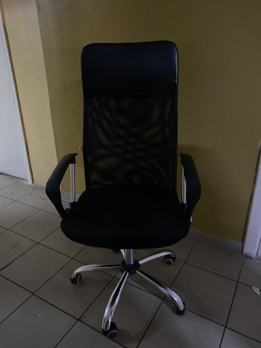 стільці, офісний та кухонний