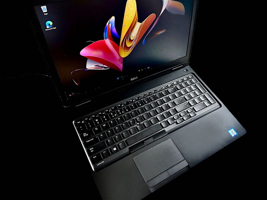 Laptop Dell Core i5 7gen DDR4-8GB Win11 SSD USB-C Notebook
