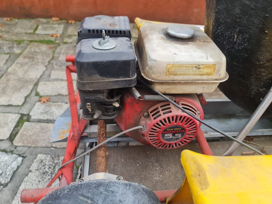 KART 160cc motor Honda SEM ATRELADO 
"4T 
" 160cc 5.5 cvs 
"