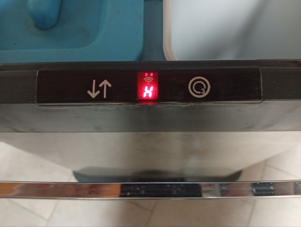 Caixote de lixo automático