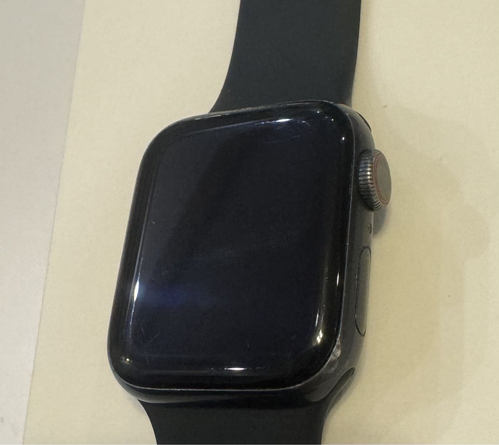 Apple Watch 6 40 mm + Cellular