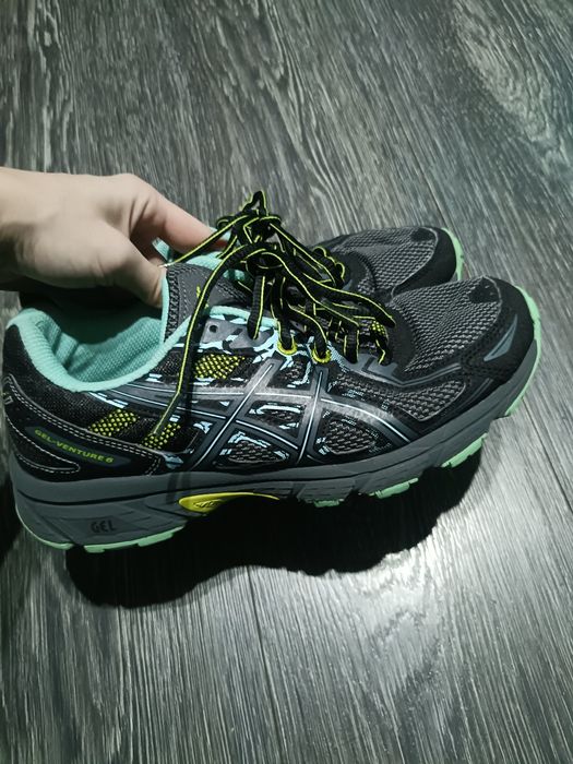 Buty Asics r. 39