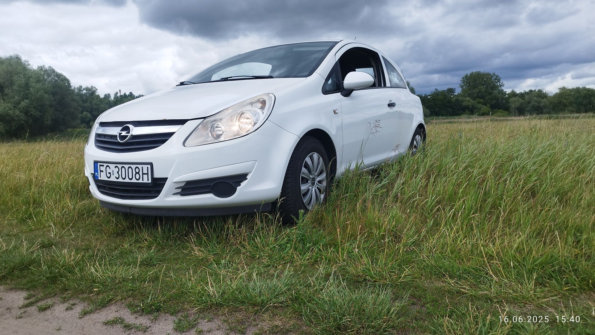Opel corsa D 1,0 .2008 r. Nowa cena.