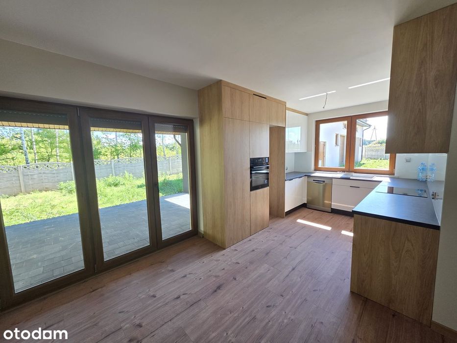 Atrakcyjny dom pachnący nowością!!!