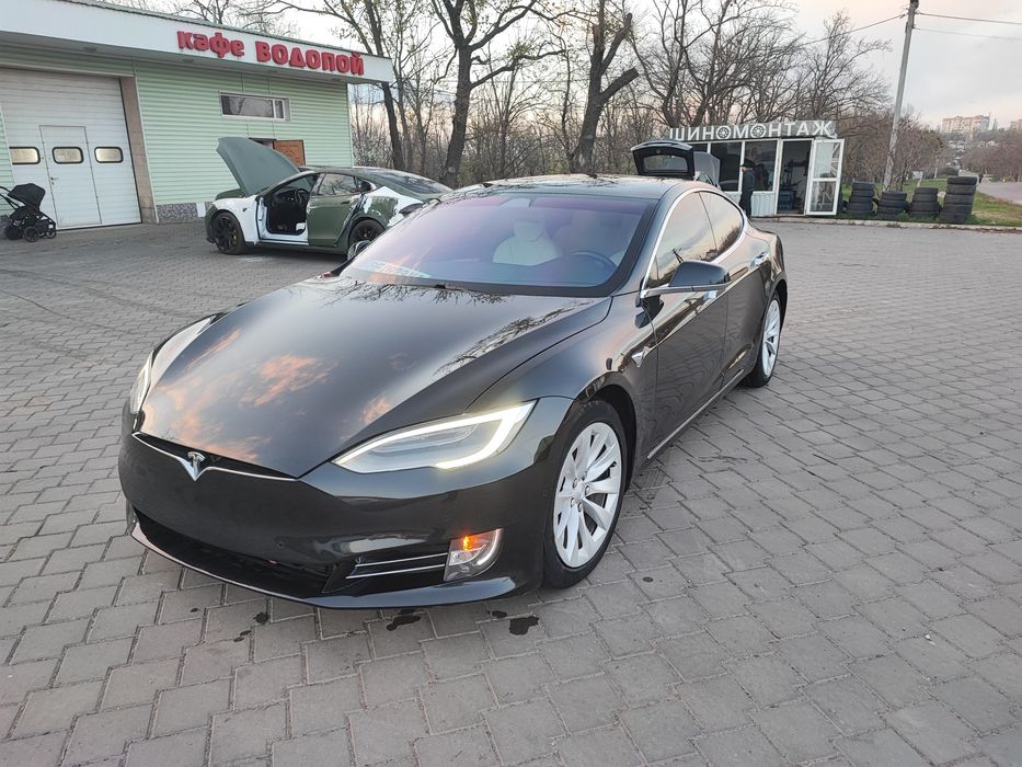 Аренда tesla model S 100D 2018
