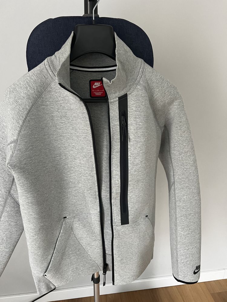 Кофта Nike Tech Fleece FD0738-063